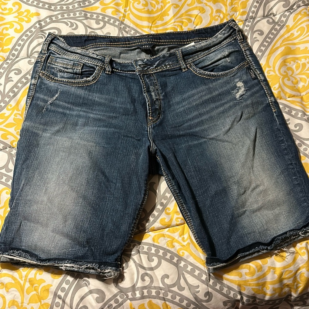 Silver Suki Bermuda shorts